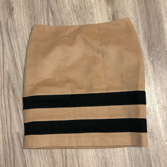 J Mclaughlin Wool Stripe Skirt size 6 Black and Tan - Picture 3 of 6